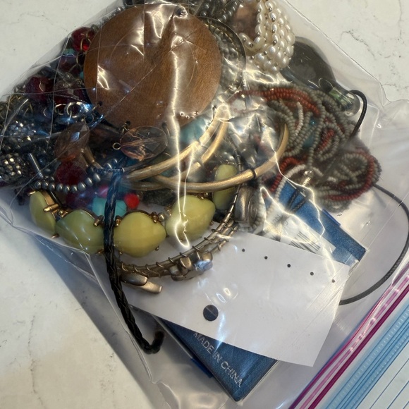 Assorted Jewelry Collection - Picture 5 of 6